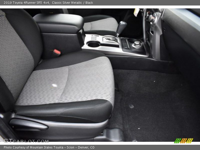 Classic Silver Metallic / Black 2019 Toyota 4Runner SR5 4x4