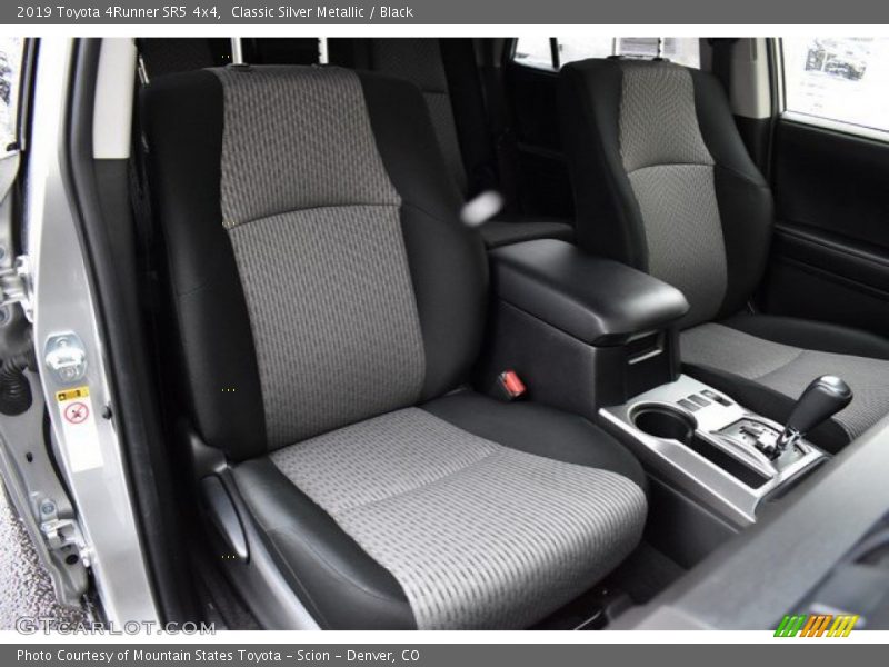 Classic Silver Metallic / Black 2019 Toyota 4Runner SR5 4x4
