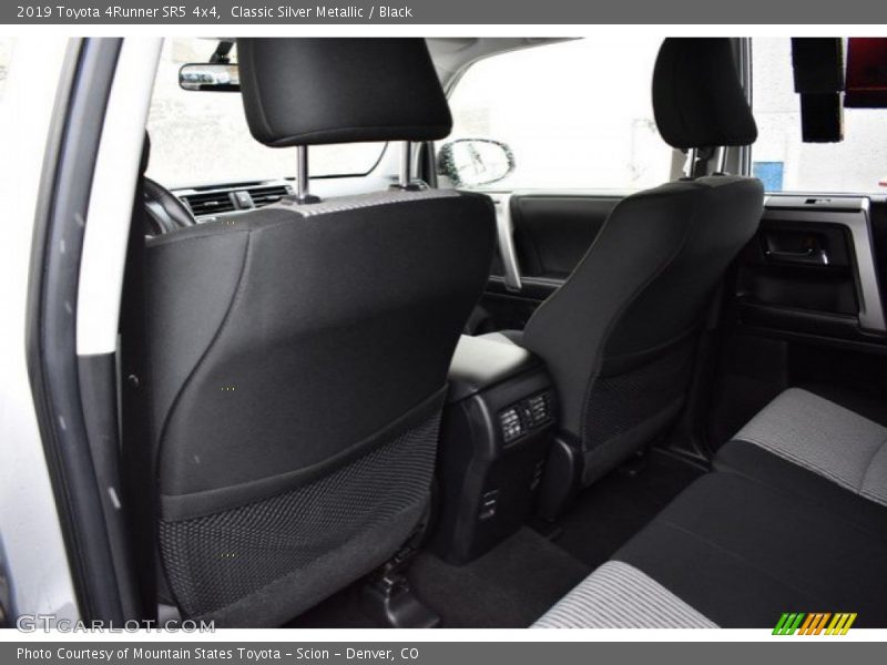 Classic Silver Metallic / Black 2019 Toyota 4Runner SR5 4x4