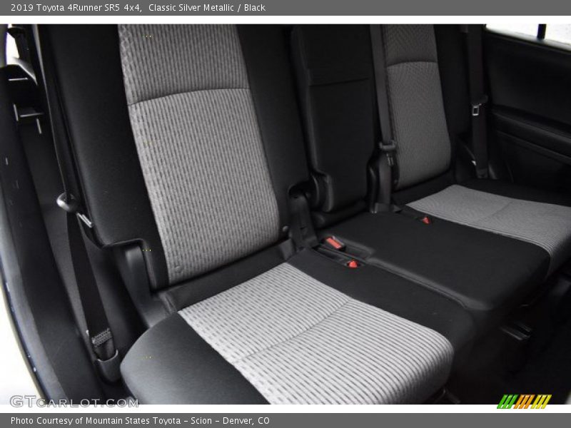 Classic Silver Metallic / Black 2019 Toyota 4Runner SR5 4x4