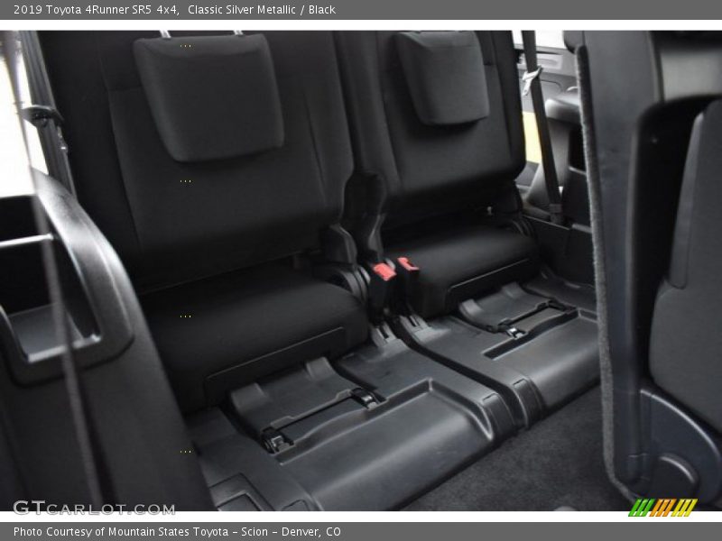 Classic Silver Metallic / Black 2019 Toyota 4Runner SR5 4x4