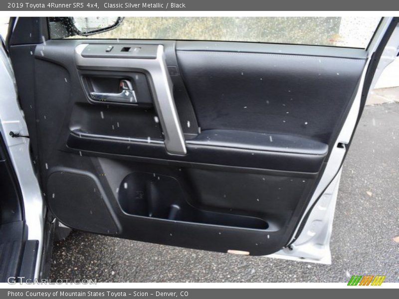 Classic Silver Metallic / Black 2019 Toyota 4Runner SR5 4x4
