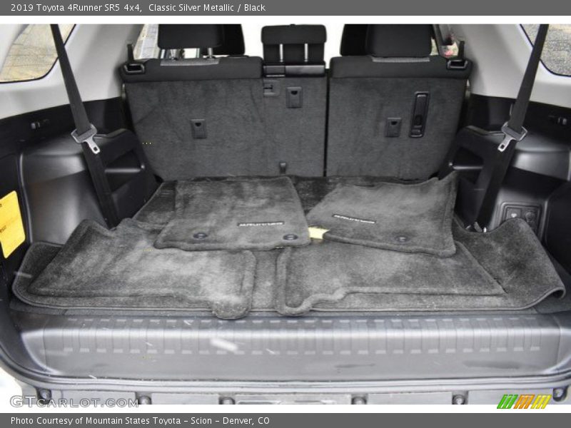 Classic Silver Metallic / Black 2019 Toyota 4Runner SR5 4x4