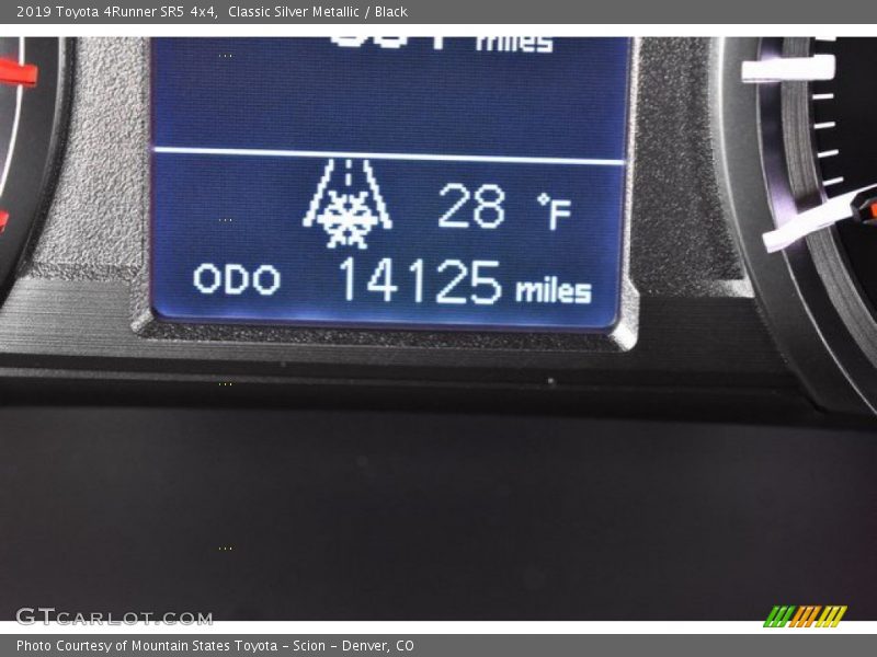 Classic Silver Metallic / Black 2019 Toyota 4Runner SR5 4x4