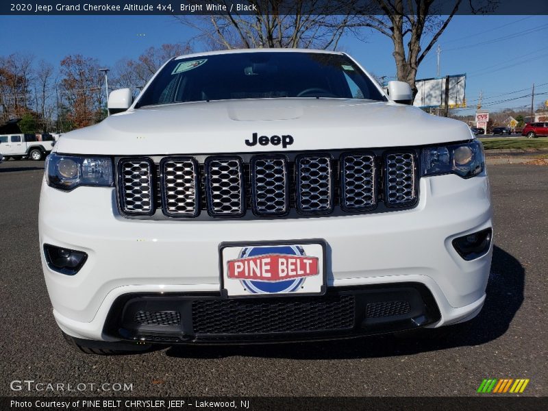 Bright White / Black 2020 Jeep Grand Cherokee Altitude 4x4