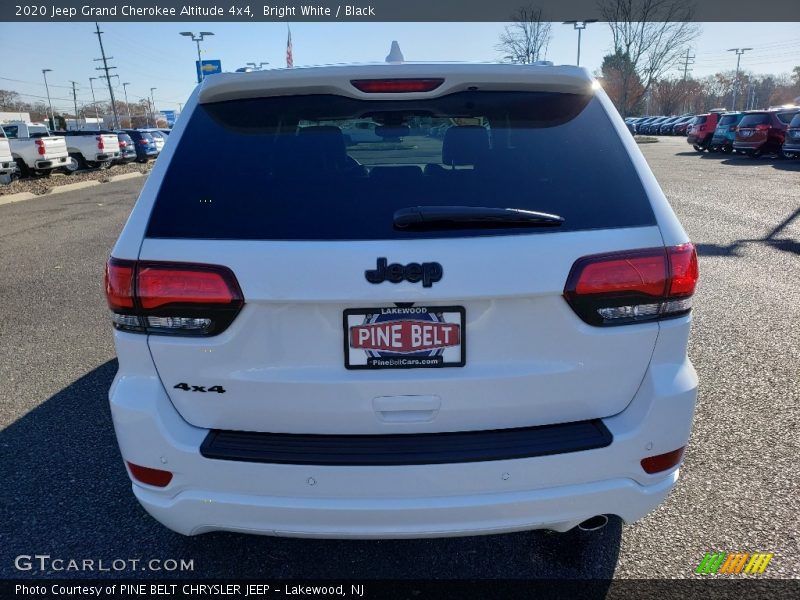 Bright White / Black 2020 Jeep Grand Cherokee Altitude 4x4
