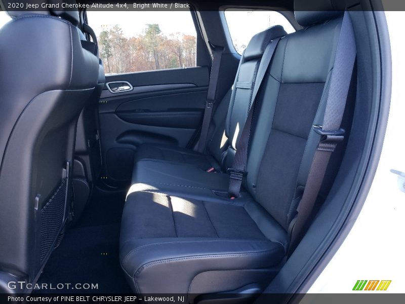 Bright White / Black 2020 Jeep Grand Cherokee Altitude 4x4