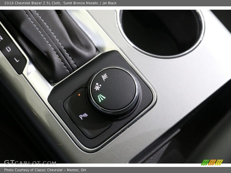Controls of 2019 Blazer 2.5L Cloth