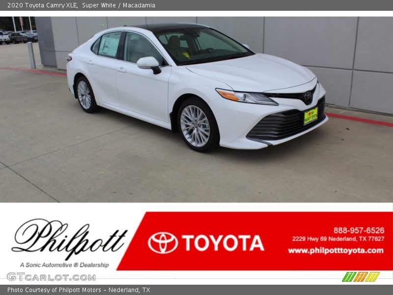Super White / Macadamia 2020 Toyota Camry XLE