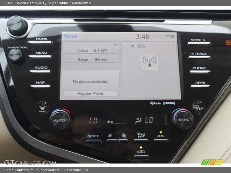 Super White / Macadamia 2020 Toyota Camry XLE