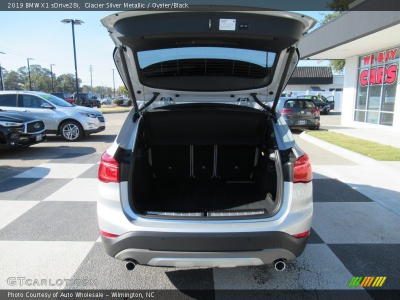 Glacier Silver Metallic / Oyster/Black 2019 BMW X1 sDrive28i