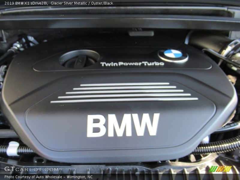 Glacier Silver Metallic / Oyster/Black 2019 BMW X1 sDrive28i