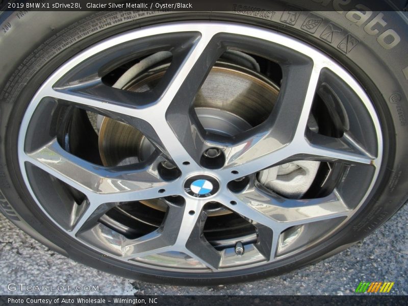 Glacier Silver Metallic / Oyster/Black 2019 BMW X1 sDrive28i