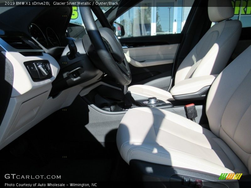 Glacier Silver Metallic / Oyster/Black 2019 BMW X1 sDrive28i