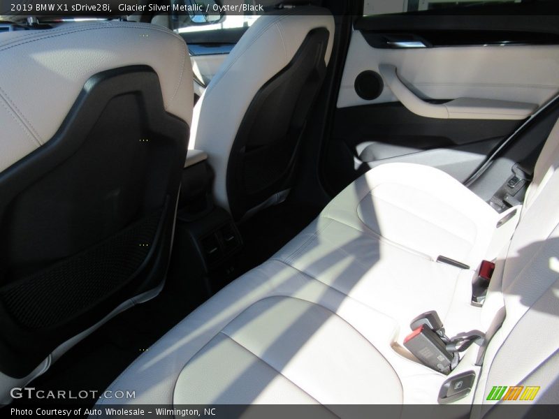 Glacier Silver Metallic / Oyster/Black 2019 BMW X1 sDrive28i