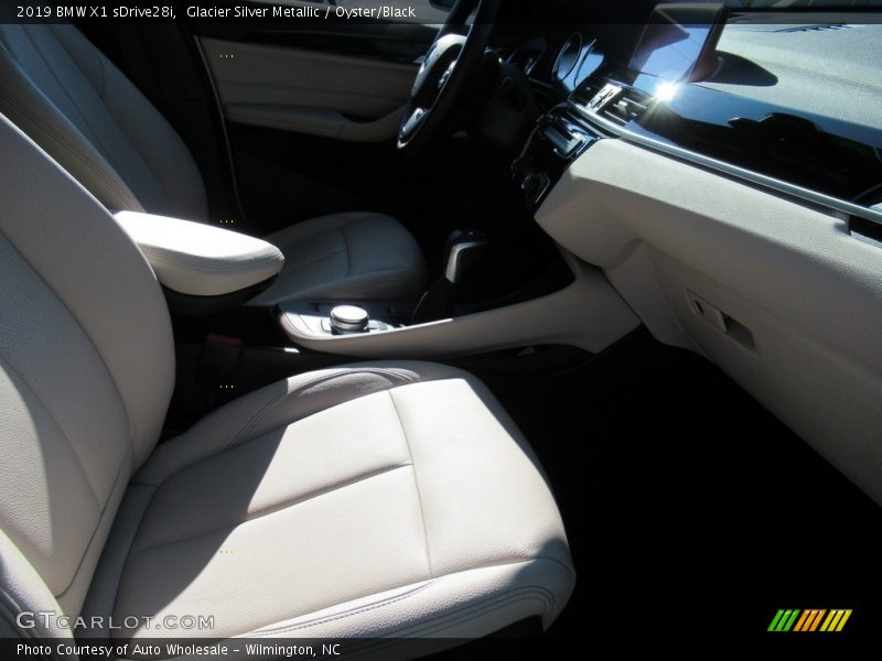 Glacier Silver Metallic / Oyster/Black 2019 BMW X1 sDrive28i
