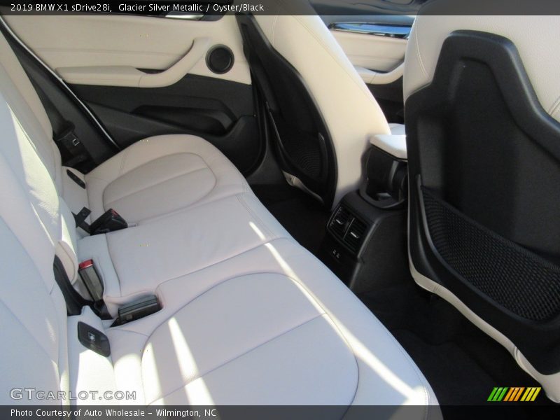 Glacier Silver Metallic / Oyster/Black 2019 BMW X1 sDrive28i