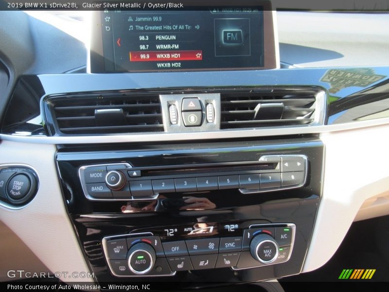 Glacier Silver Metallic / Oyster/Black 2019 BMW X1 sDrive28i