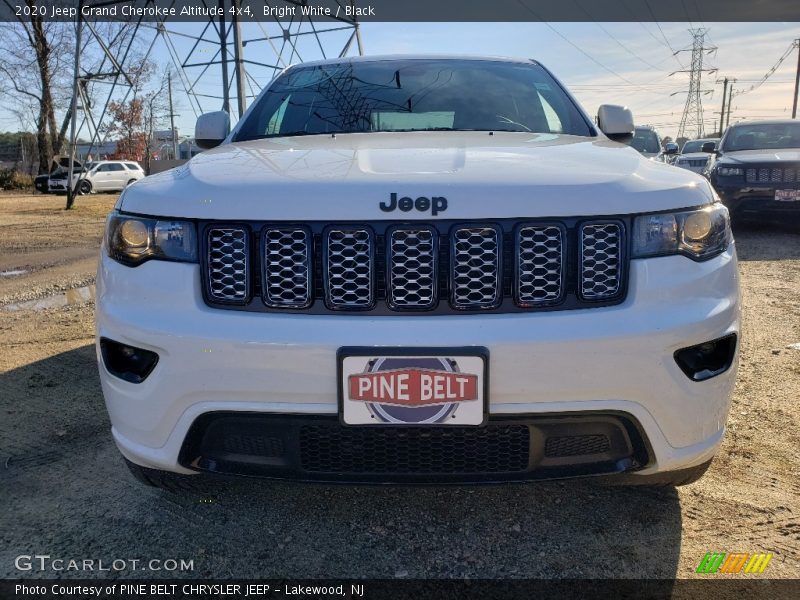 Bright White / Black 2020 Jeep Grand Cherokee Altitude 4x4