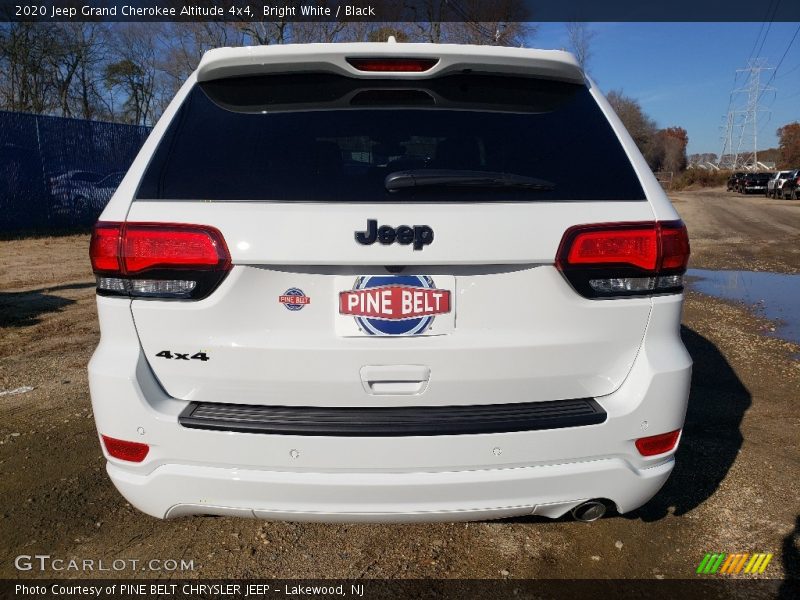 Bright White / Black 2020 Jeep Grand Cherokee Altitude 4x4