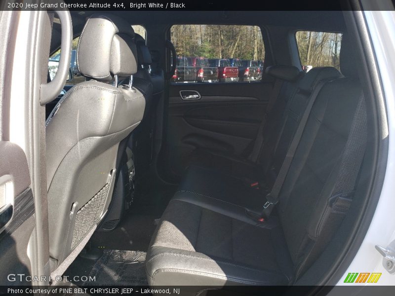 Bright White / Black 2020 Jeep Grand Cherokee Altitude 4x4
