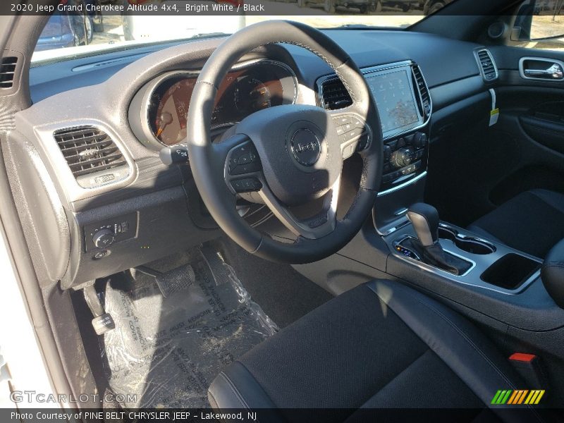 Bright White / Black 2020 Jeep Grand Cherokee Altitude 4x4