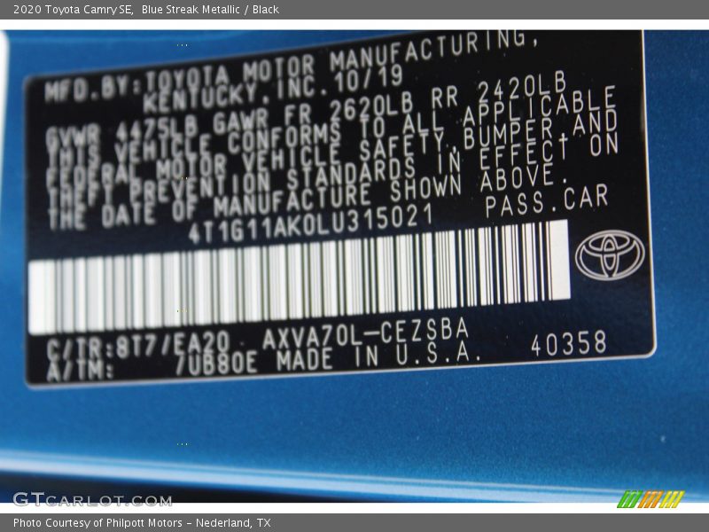 Blue Streak Metallic / Black 2020 Toyota Camry SE