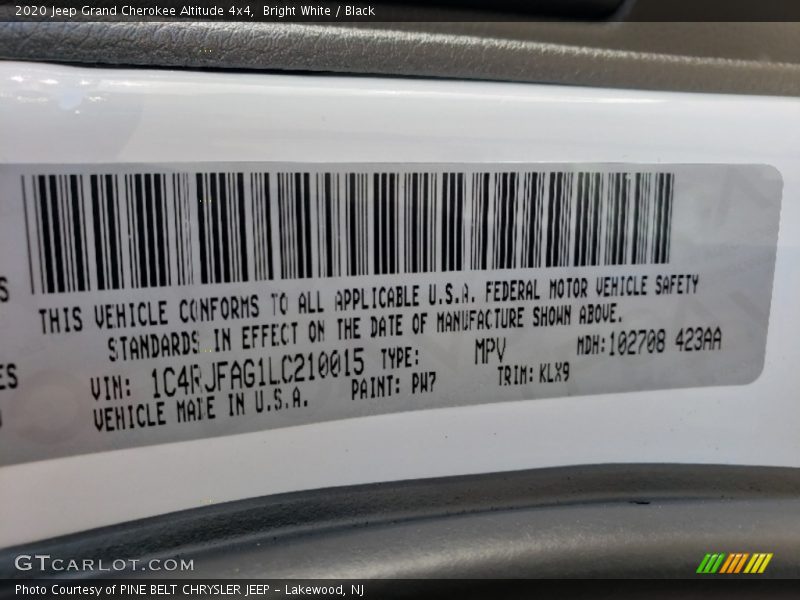 Bright White / Black 2020 Jeep Grand Cherokee Altitude 4x4