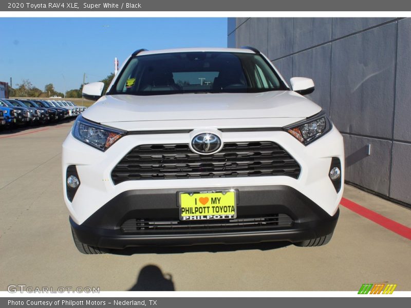 Super White / Black 2020 Toyota RAV4 XLE