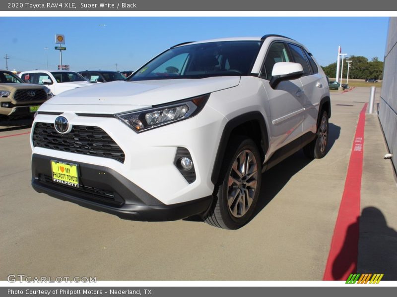 Super White / Black 2020 Toyota RAV4 XLE