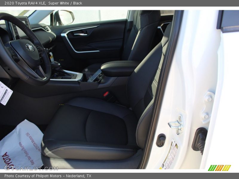 Super White / Black 2020 Toyota RAV4 XLE