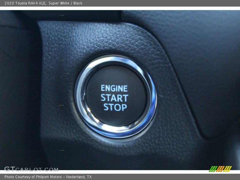 Super White / Black 2020 Toyota RAV4 XLE