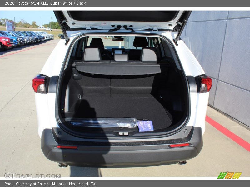 Super White / Black 2020 Toyota RAV4 XLE