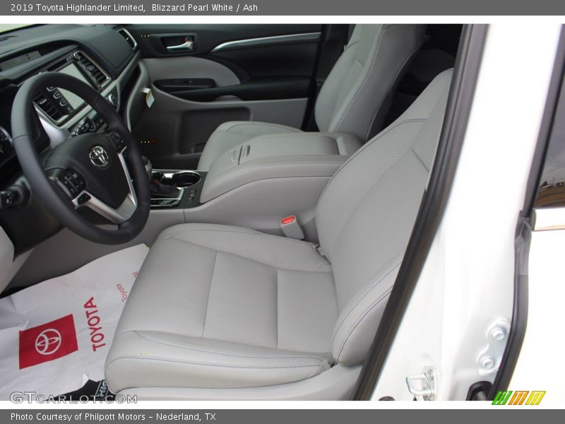 Blizzard Pearl White / Ash 2019 Toyota Highlander Limited