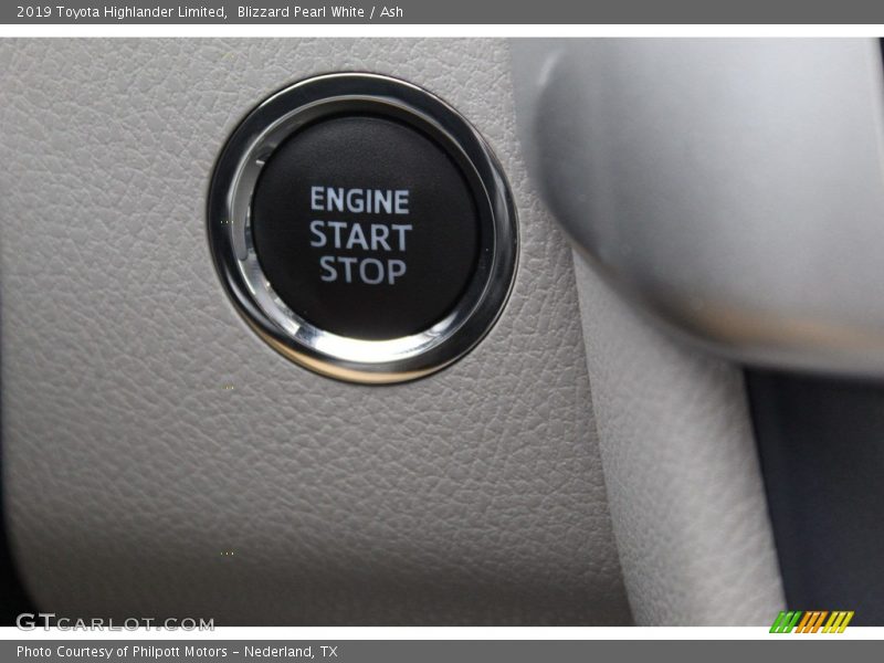 Blizzard Pearl White / Ash 2019 Toyota Highlander Limited