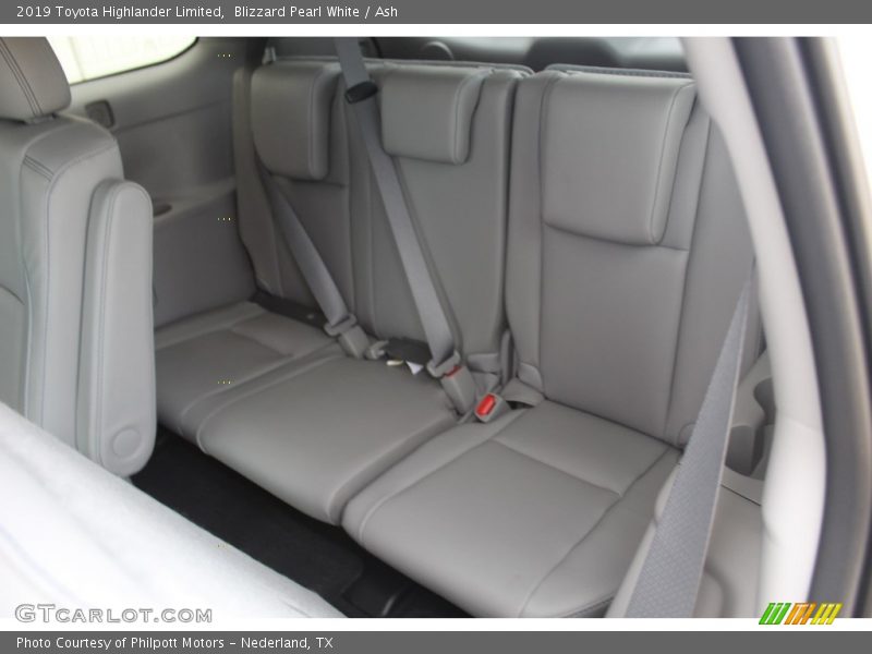 Blizzard Pearl White / Ash 2019 Toyota Highlander Limited