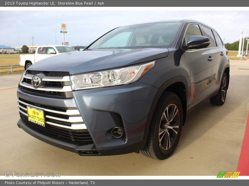 Shoreline Blue Pearl / Ash 2019 Toyota Highlander LE