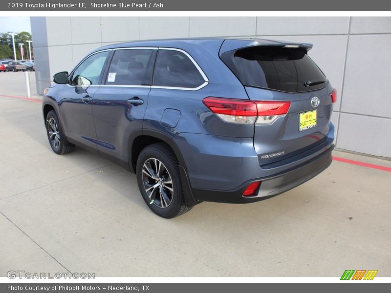 Shoreline Blue Pearl / Ash 2019 Toyota Highlander LE
