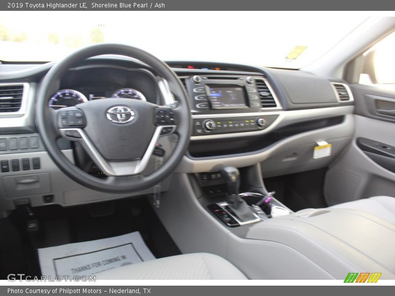 Shoreline Blue Pearl / Ash 2019 Toyota Highlander LE