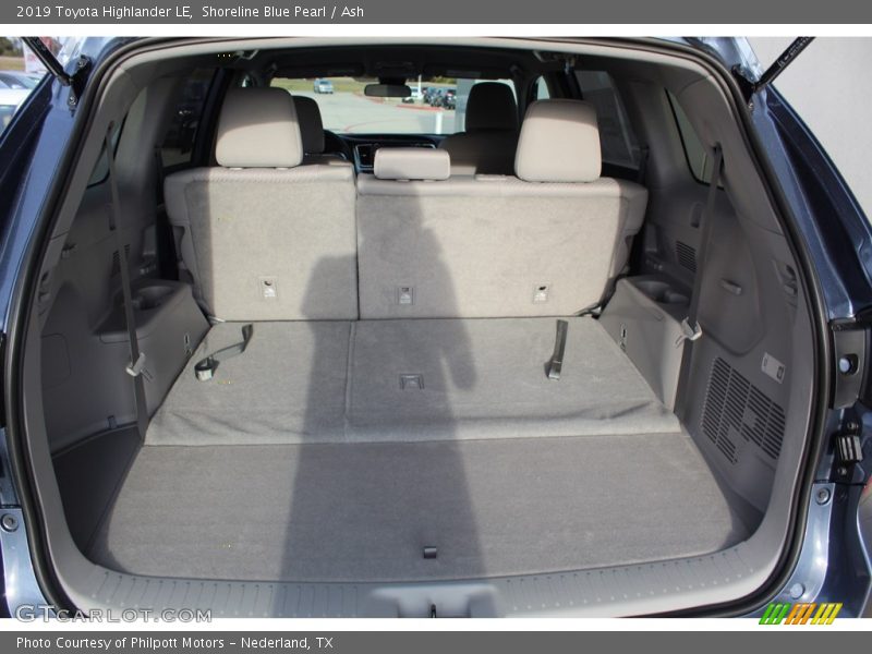 Shoreline Blue Pearl / Ash 2019 Toyota Highlander LE