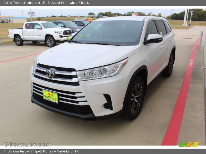 Blizzard Pearl White / Black 2019 Toyota Highlander LE