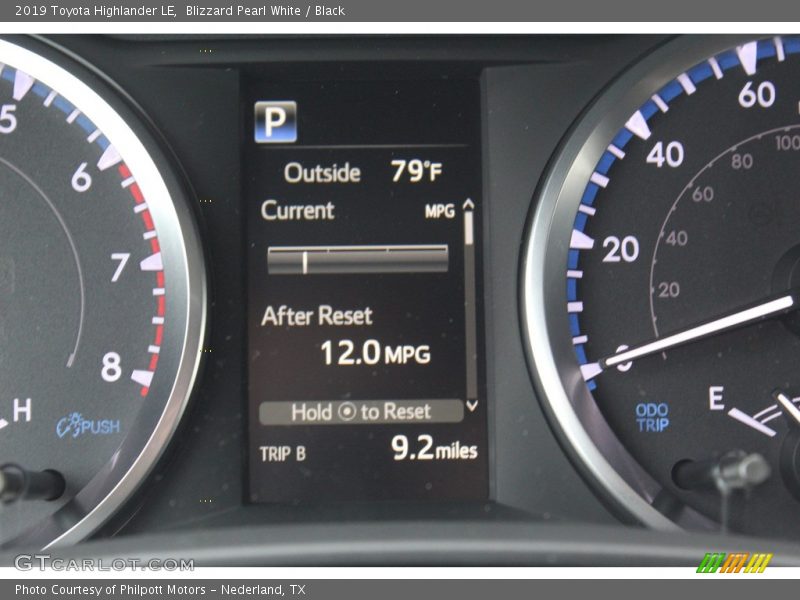 Blizzard Pearl White / Black 2019 Toyota Highlander LE