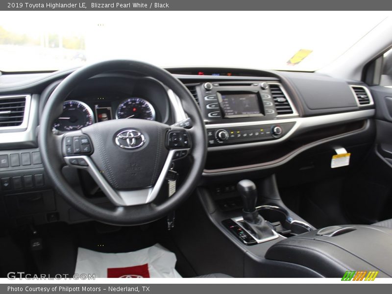 Blizzard Pearl White / Black 2019 Toyota Highlander LE