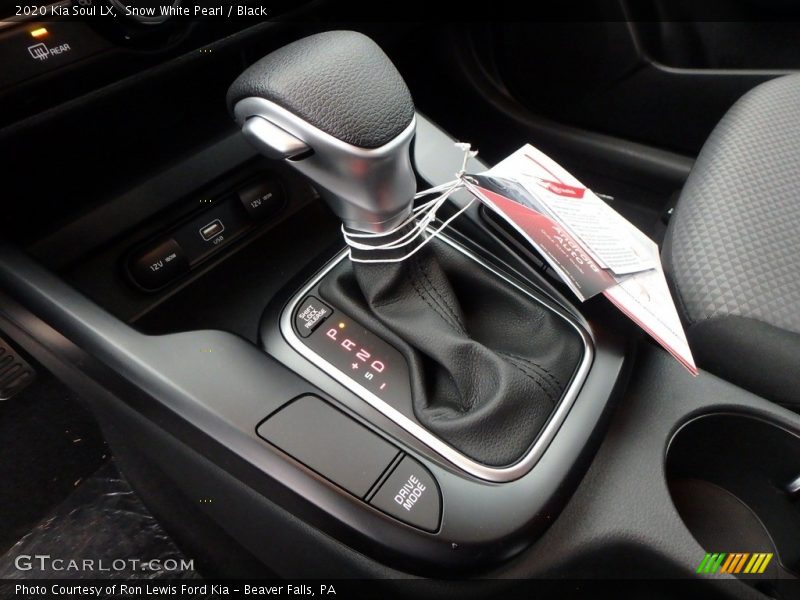 Snow White Pearl / Black 2020 Kia Soul LX