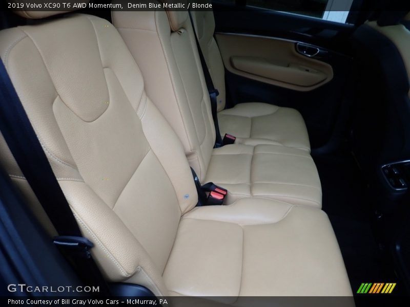 Rear Seat of 2019 XC90 T6 AWD Momentum