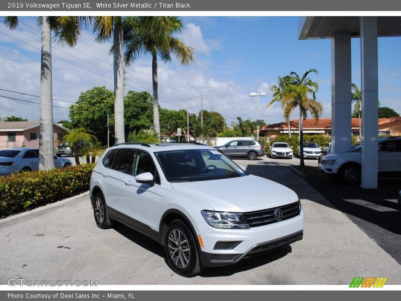 White Silver Metallic / Titan Black 2019 Volkswagen Tiguan SE