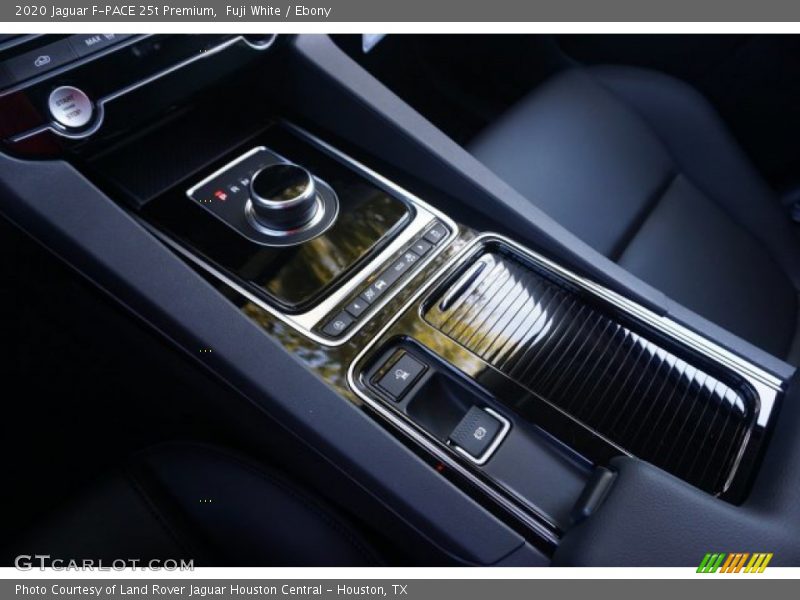 Fuji White / Ebony 2020 Jaguar F-PACE 25t Premium
