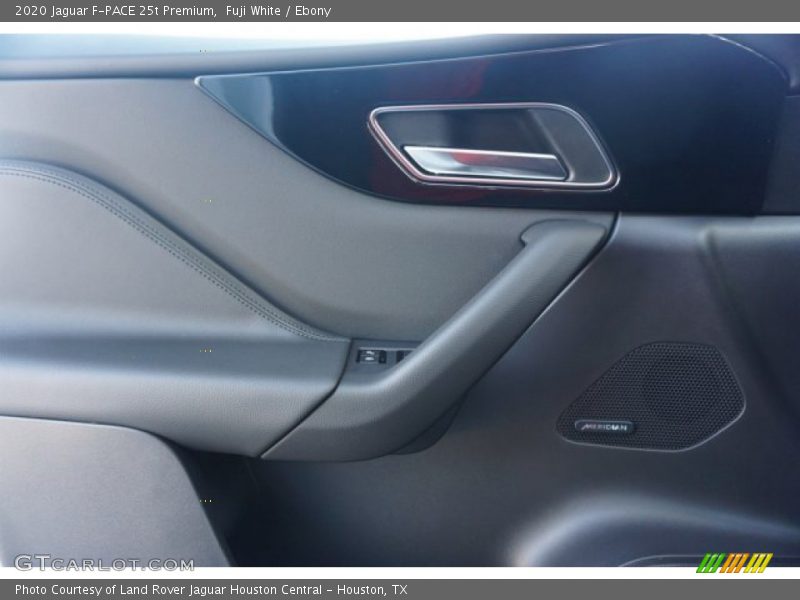 Fuji White / Ebony 2020 Jaguar F-PACE 25t Premium