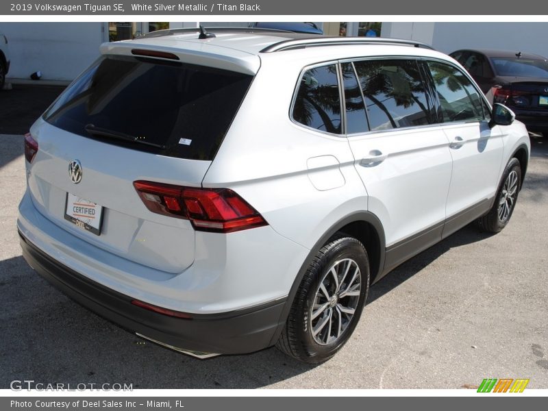 White Silver Metallic / Titan Black 2019 Volkswagen Tiguan SE