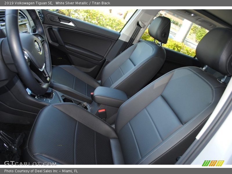 White Silver Metallic / Titan Black 2019 Volkswagen Tiguan SE